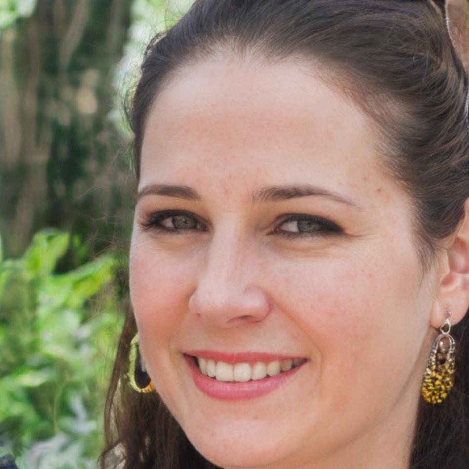 Professional female instructor with expertise in financial markets